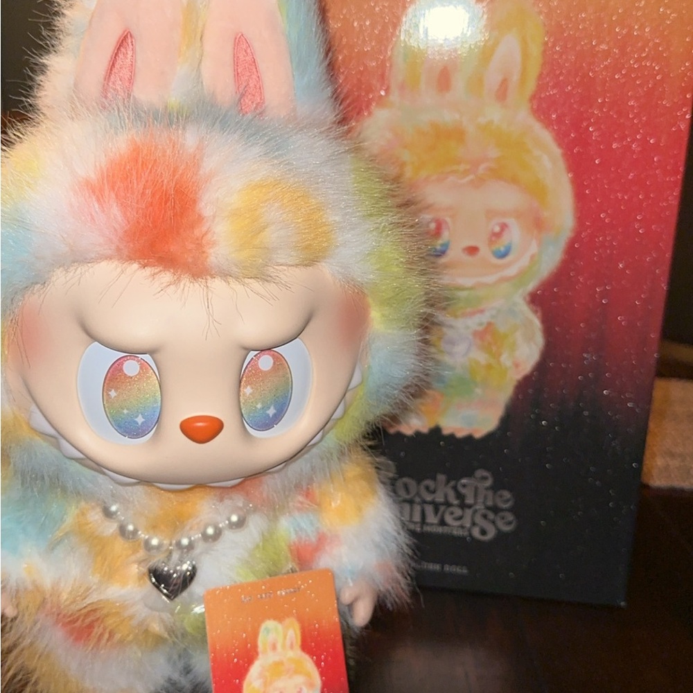 Pop Mart- Big Into Energy Excellent Condition - Rock The Universe
